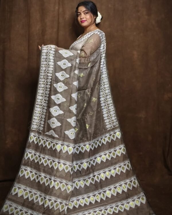 Exclusive Brownish Grey Dhakai Jamdani Saree
